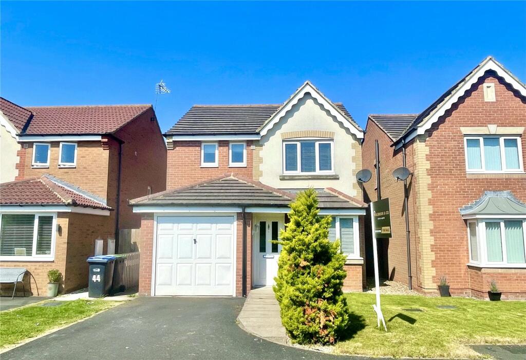 3 bedroom detached house for sale in Chestnut Way, Seaham, County