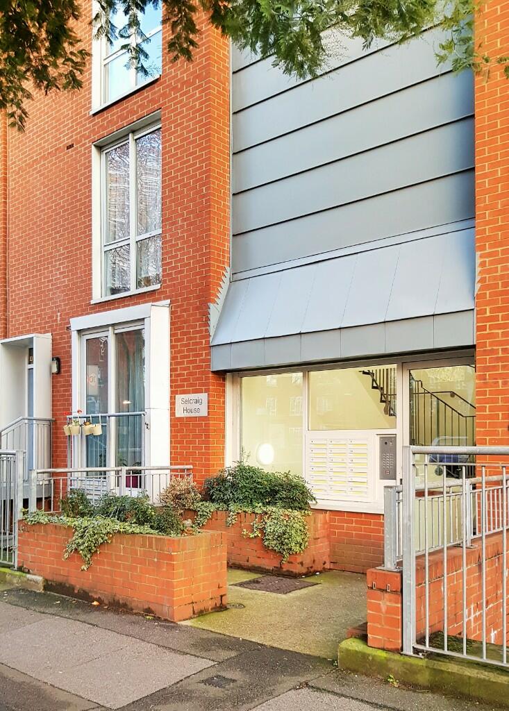 1 bedroom flat for sale in Bouverie Road, London, N16