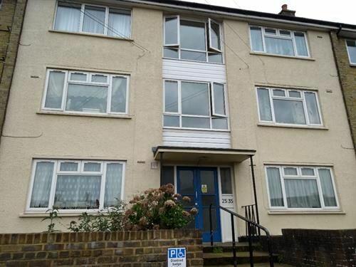 2 bedroom flat for rent in Shooters Hill, CT17