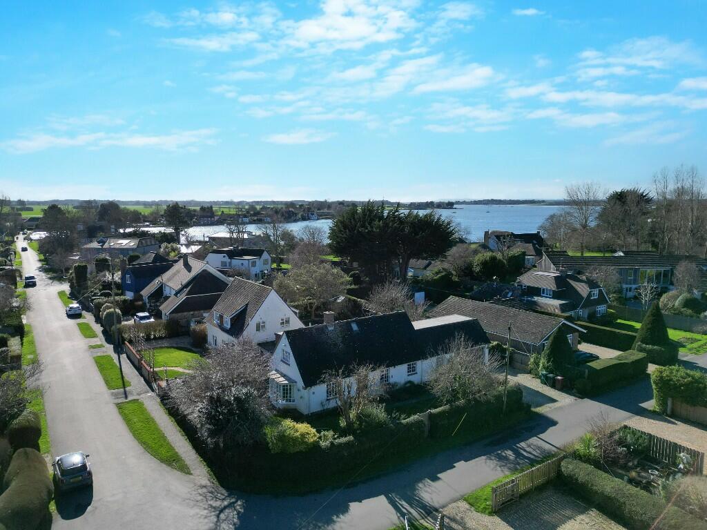 3 bedroom detached house for sale in Canute Road, Bosham, PO18
