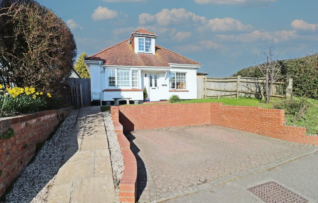 Main image of property: Walton Lane, Bosham, PO18 8QF