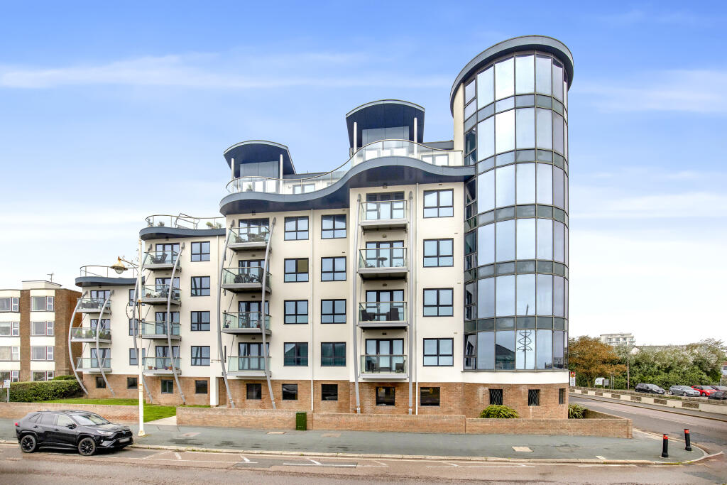 Main image of property: The Esplanade, Bognor Regis, West Sussex, PO21 1NX