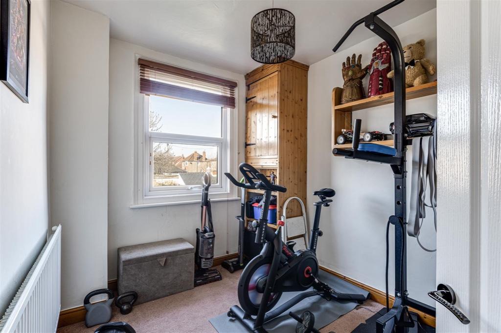 4 bedroom terraced house for sale in NN16 Kingsley Avenue, Kettering, NN16