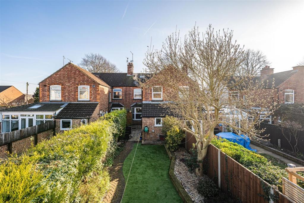 4 bedroom terraced house for sale in NN16 Kingsley Avenue, Kettering, NN16