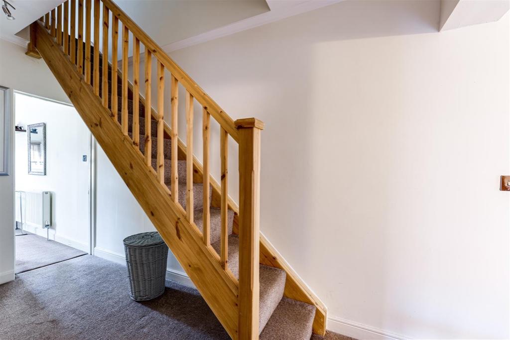 4 bedroom terraced house for sale in NN16 Kingsley Avenue, Kettering, NN16