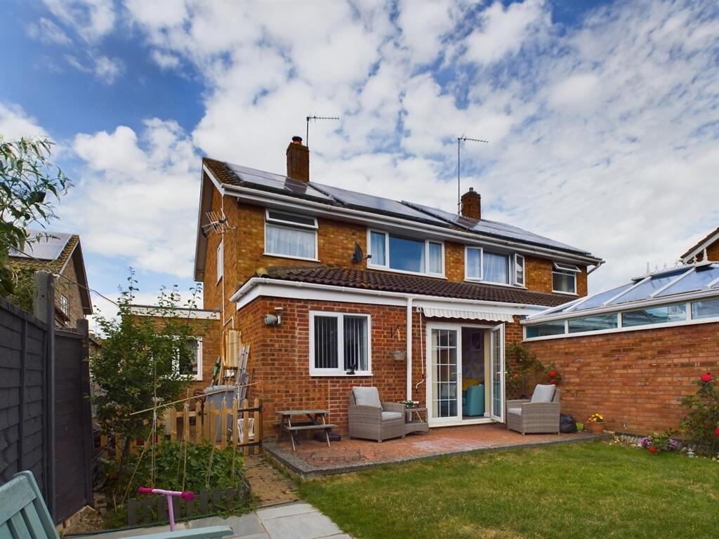 4 bedroom semidetached house for sale in NN15 Deeble Road, Kettering, NN15