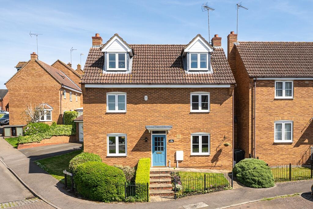 4 bedroom detached house for sale in NN14 Foundry Walk, Thrapston, NN14