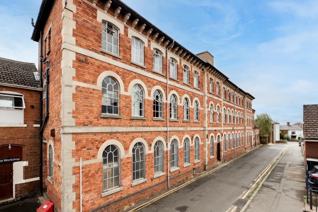 Main image of property: NN16 Green Lane, Kettering