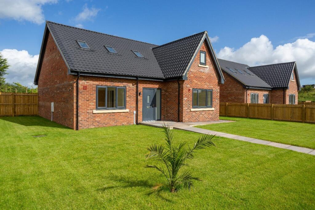 4 bedroom detached house for sale in Bedale Road, Aiskew, Bedale, North