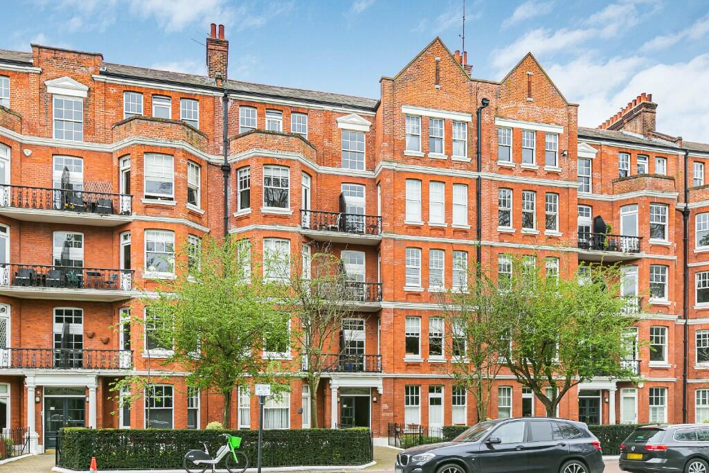 3 bedroom apartment for sale in Albert Bridge Road, London, SW11