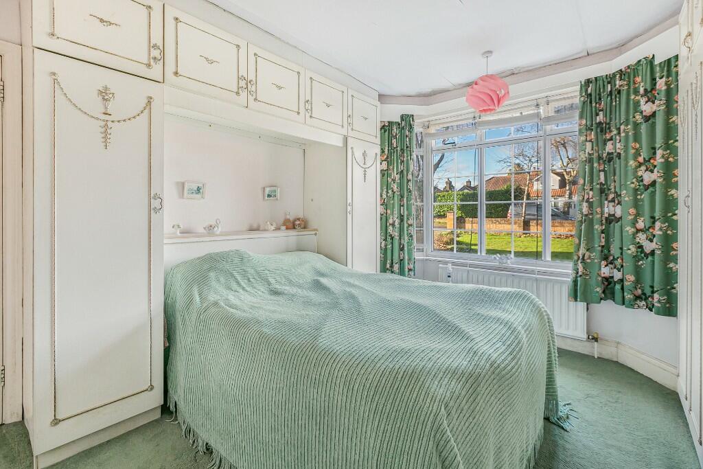 Additional property image - Stanley Avenue, St. Albans, Hertfordshire, AL2