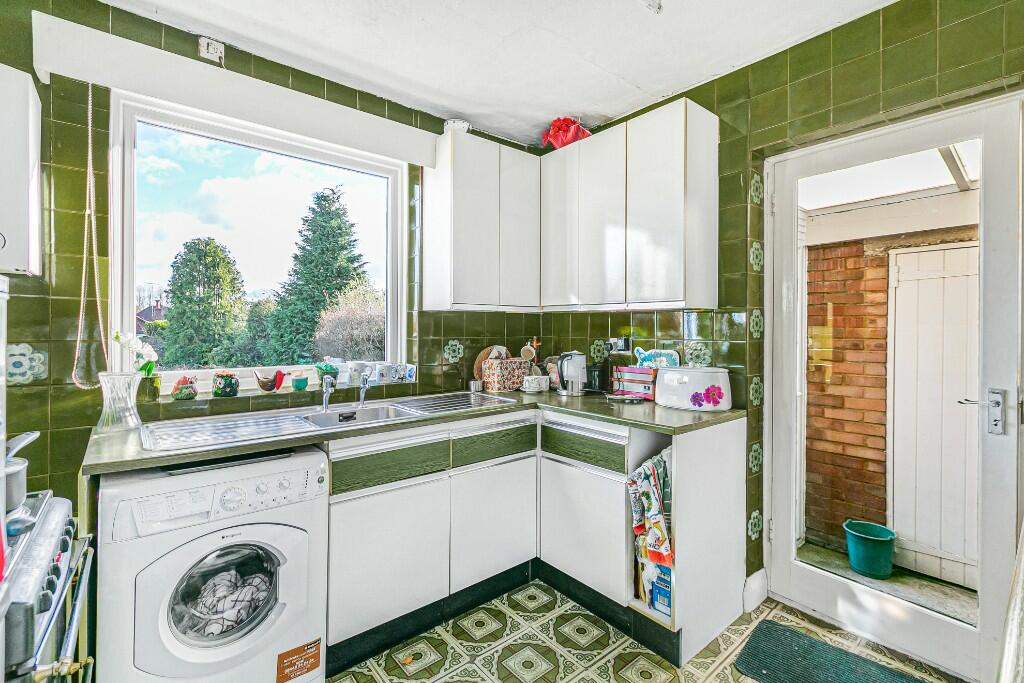 Additional property image - Stanley Avenue, St. Albans, Hertfordshire, AL2