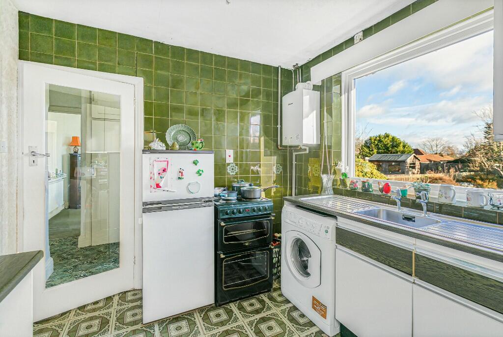 Additional property image - Stanley Avenue, St. Albans, Hertfordshire, AL2