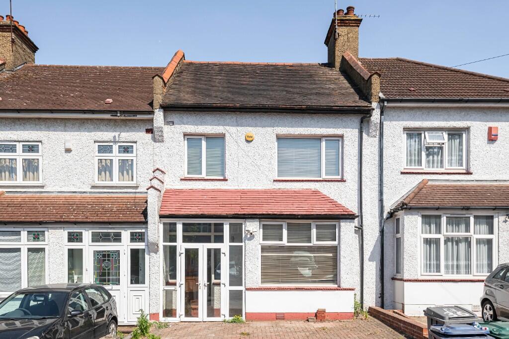 Main image of property: Horsham Avenue, London, N12