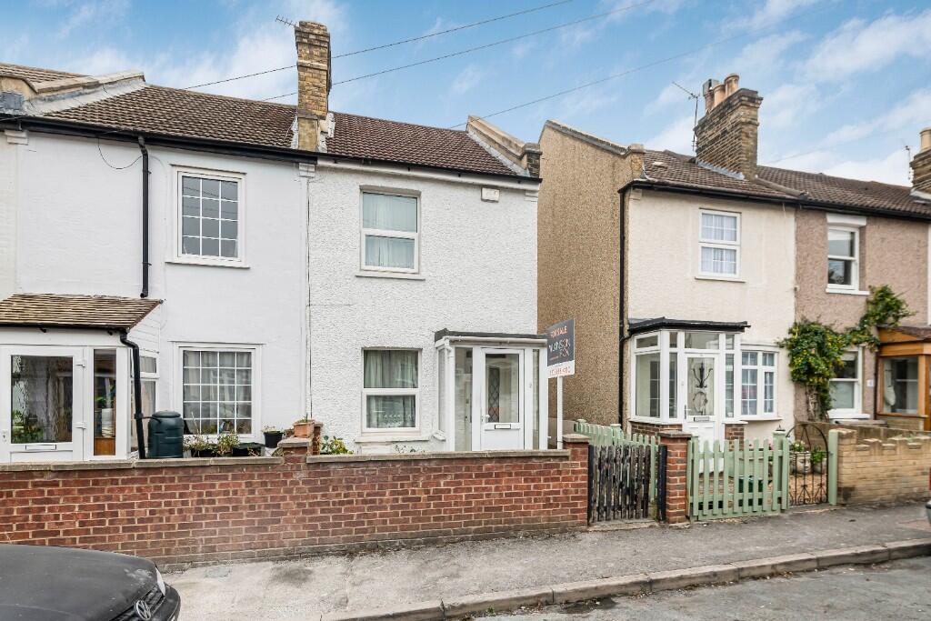 2 bedroom end of terrace house