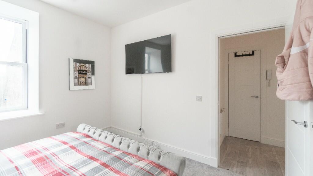 2 bedroom flat for sale in Main Street, Kilbirnie, Ayrshire, KA25