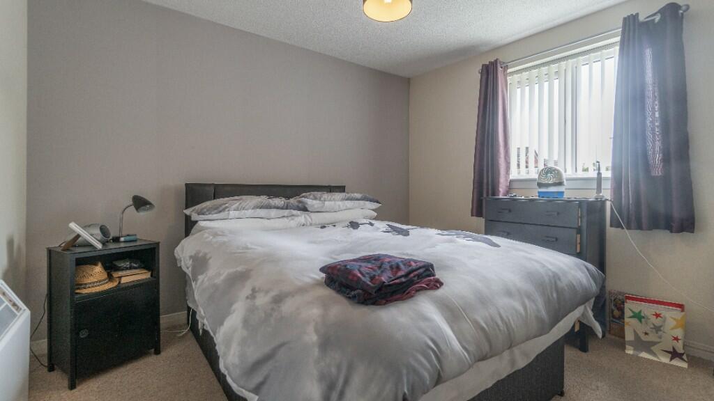 2 bedroom flat for sale in Dennyholm Wynd, Kilbirnie, Ayrshire, KA25