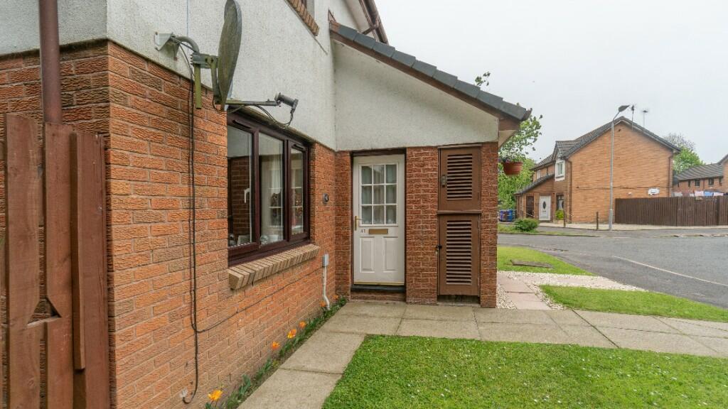 2 bedroom flat for sale in Dennyholm Wynd, Kilbirnie, Ayrshire, KA25