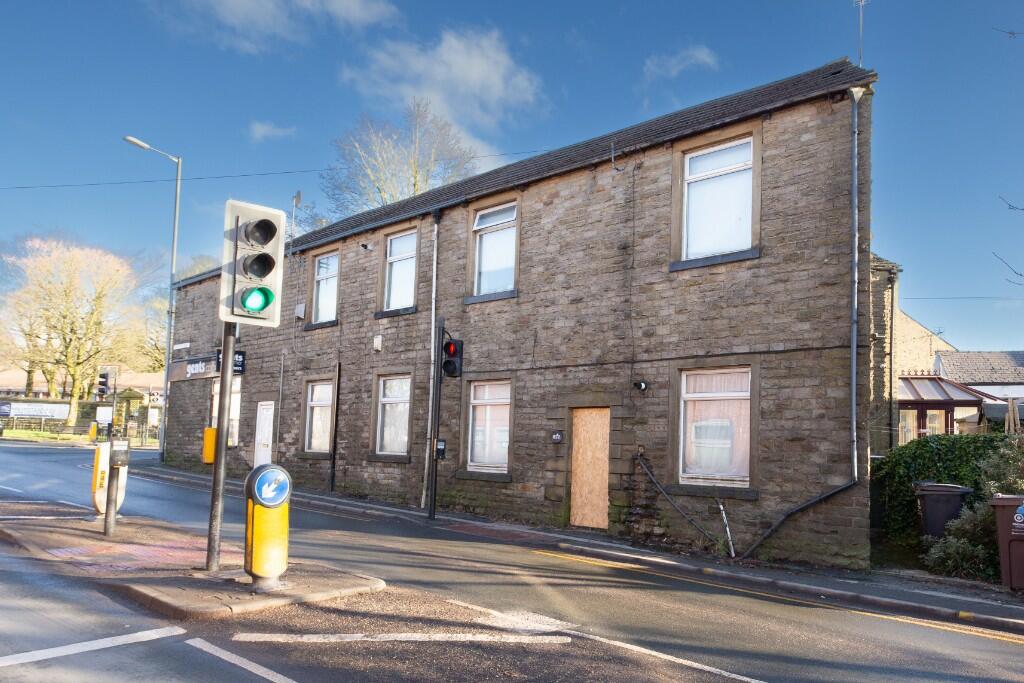 2 bedroom end of terrace house for sale in Ripponden Road, Oldham