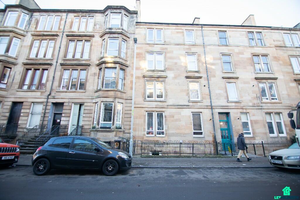 2 bedroom flat for sale in Dixon Avenue, Glasgow, G42