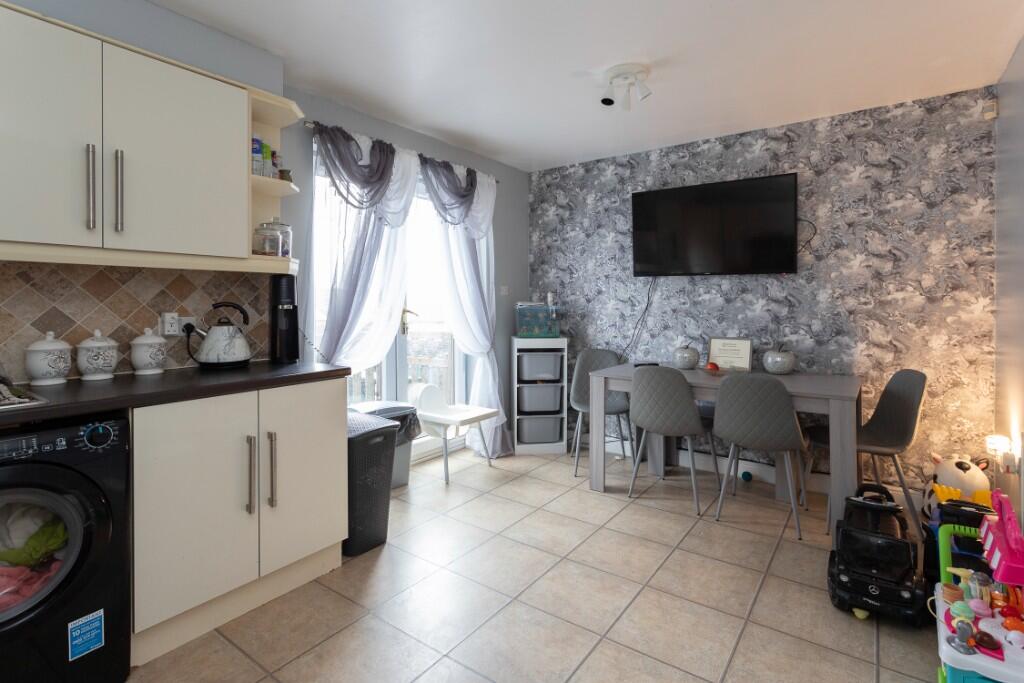 Additional property image - Keepers End, Bingley, BD16