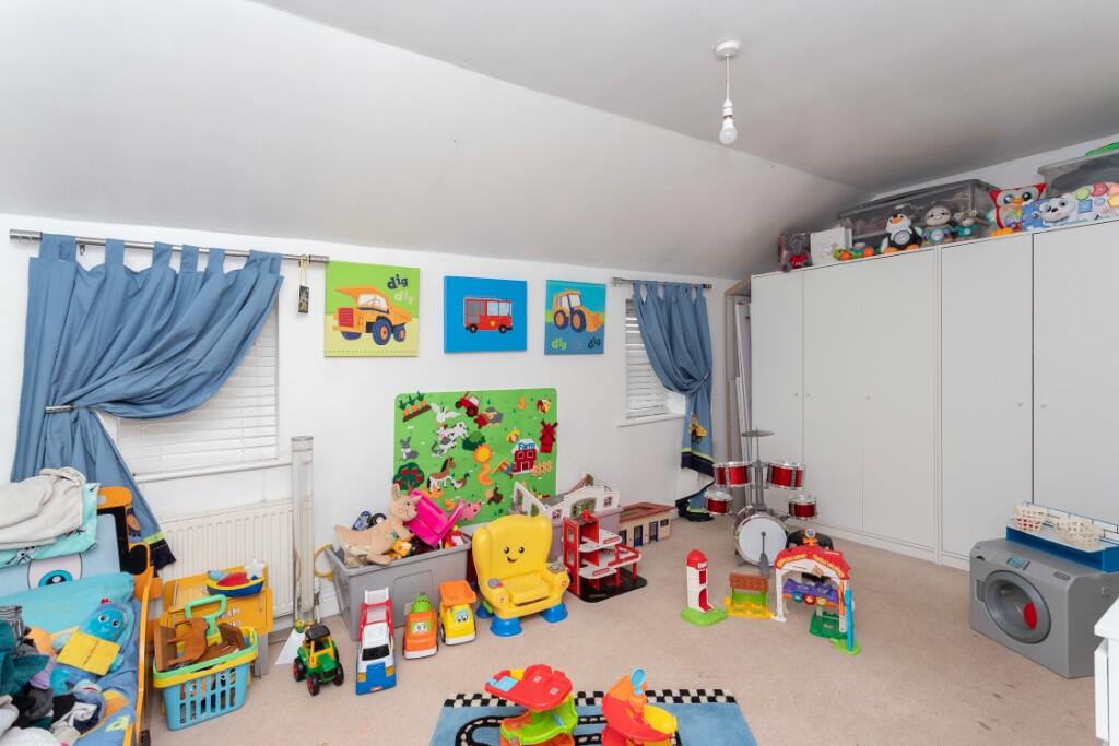 Additional property image - Keepers End, Bingley, BD16