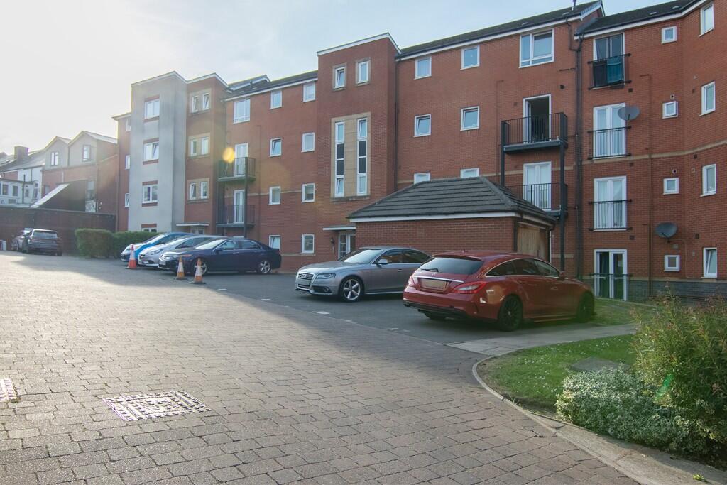 Main image of property: 194 Cape Hill, Birmingham, B66