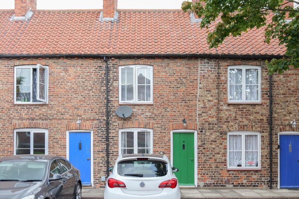 2 bedroom terraced house