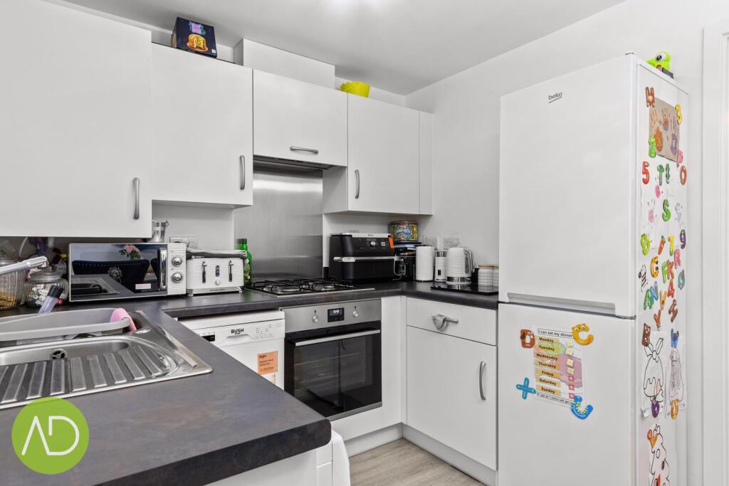 Additional property image - Hawfinch Crescent, Old Harlow, Essex