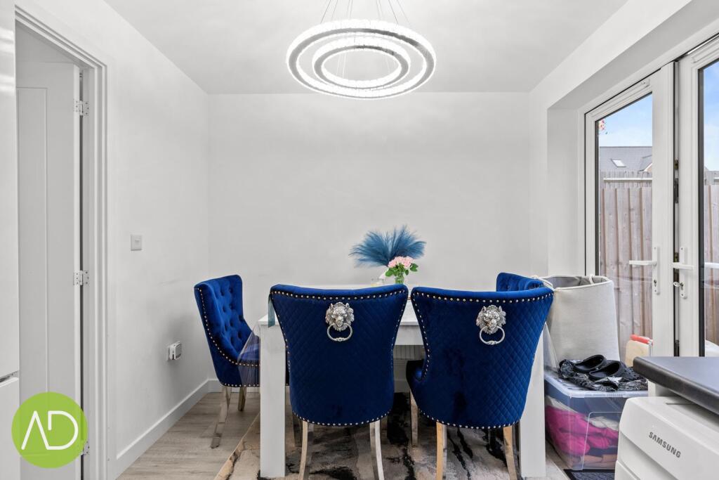 Additional property image - Hawfinch Crescent, Old Harlow, Essex
