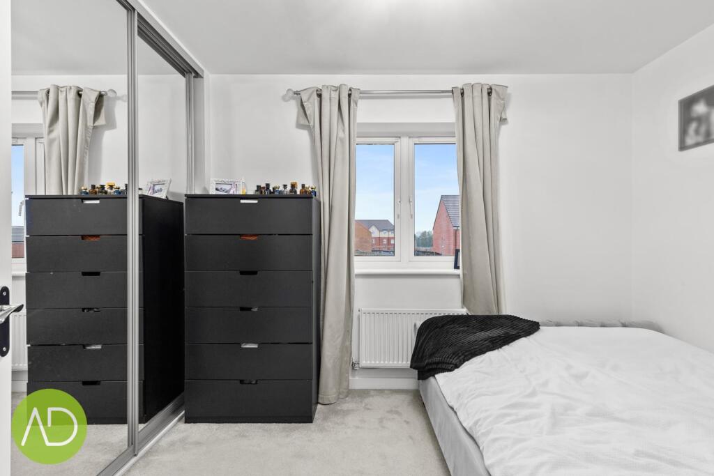 Additional property image - Hawfinch Crescent, Old Harlow, Essex