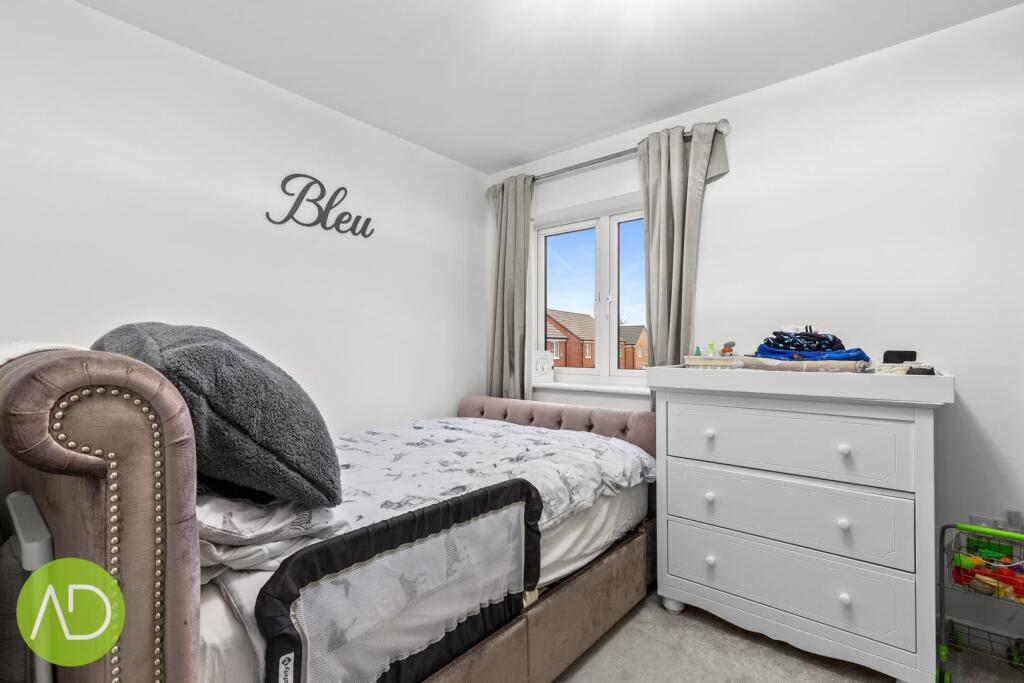 Additional property image - Hawfinch Crescent, Old Harlow, Essex