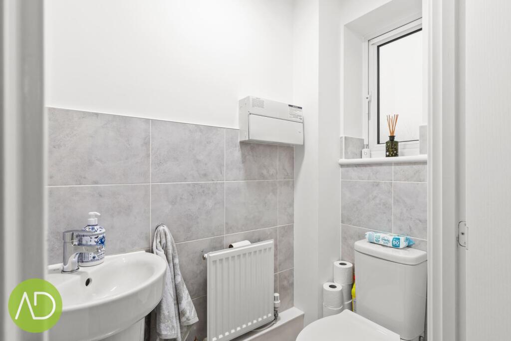 Additional property image - Hawfinch Crescent, Old Harlow, Essex