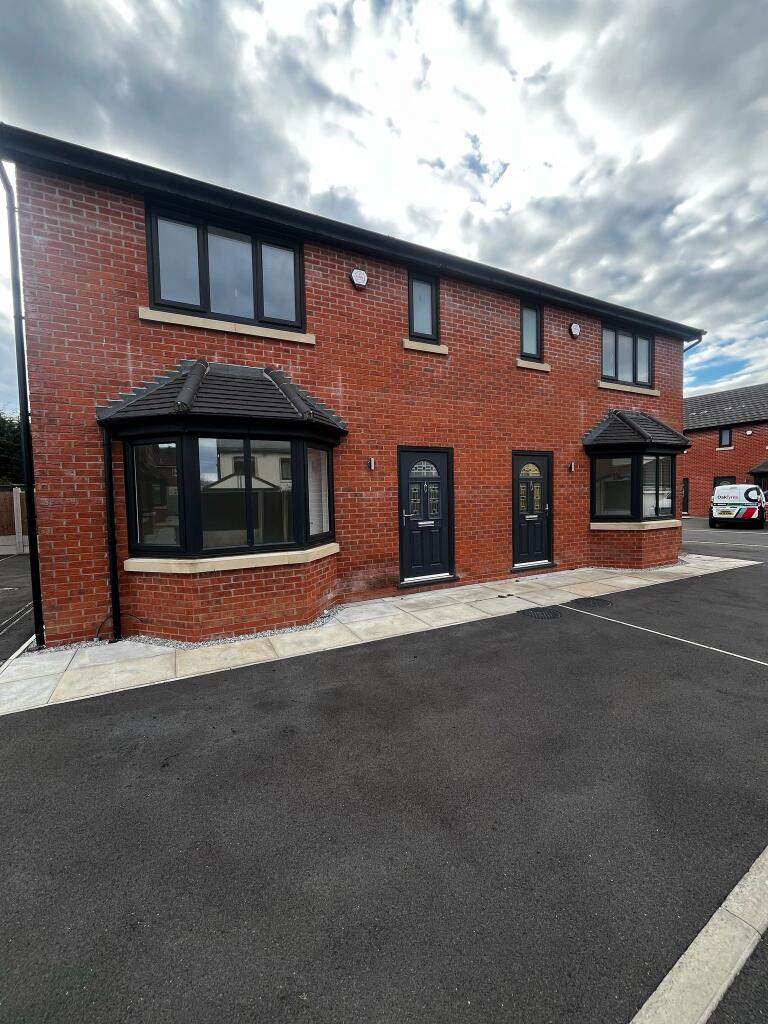 Main image of property: Knowles Nook, Ashton-in-Makerfield, WN4