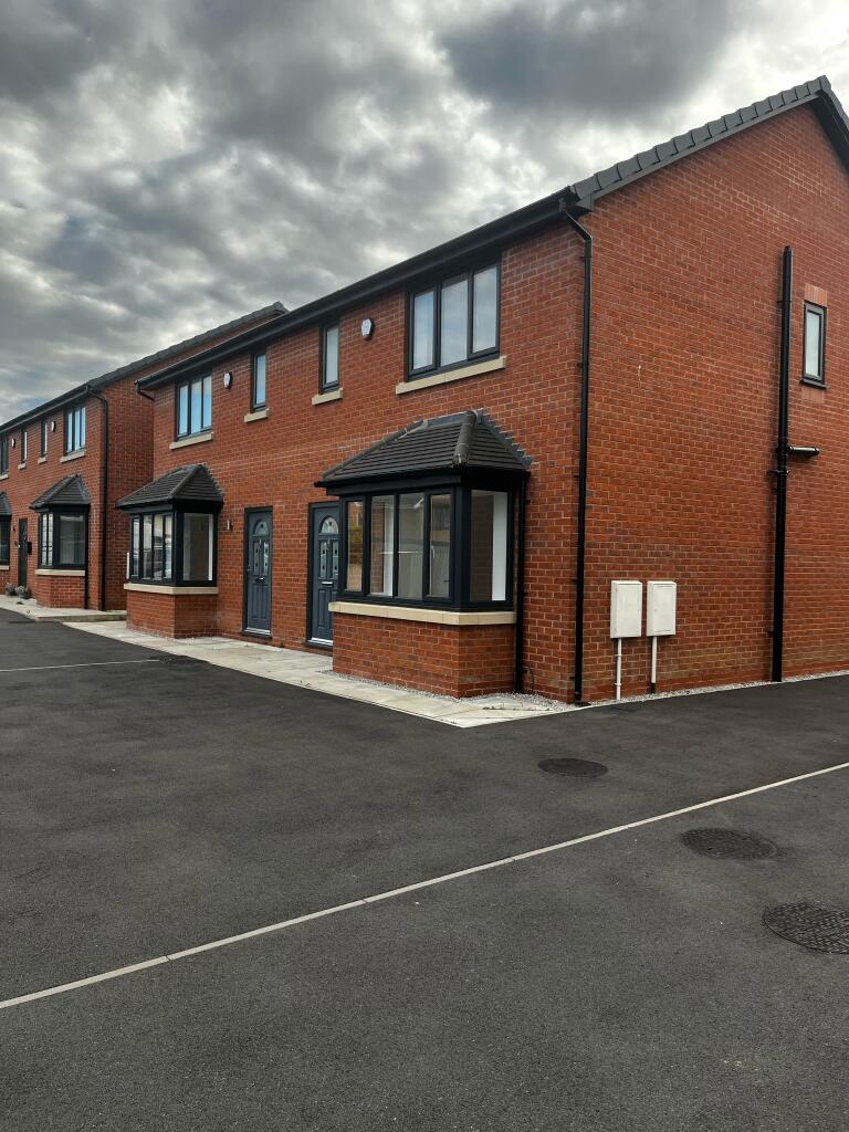 Main image of property: Knowles Nook, Ashton-in-Makerfield, WN4