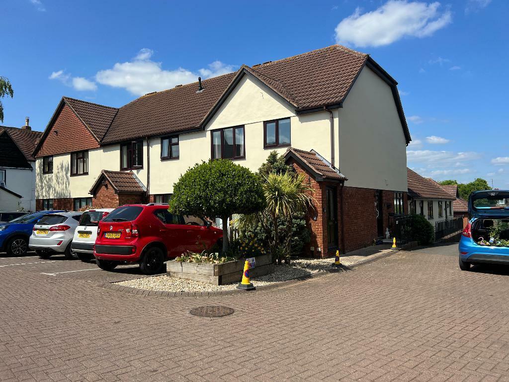 2 bedroom flat for sale in Church Road, Churchdown, Gloucester, GL3 2HT