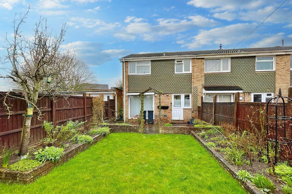 3 bedroom end of terrace house for sale in Glenfall, Yate, Bristol, BS37 4LX, BS37