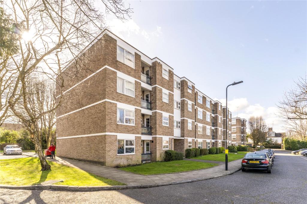 3 bedroom apartment for sale in Ashdown, Clivedon Court, Ealing, W13
