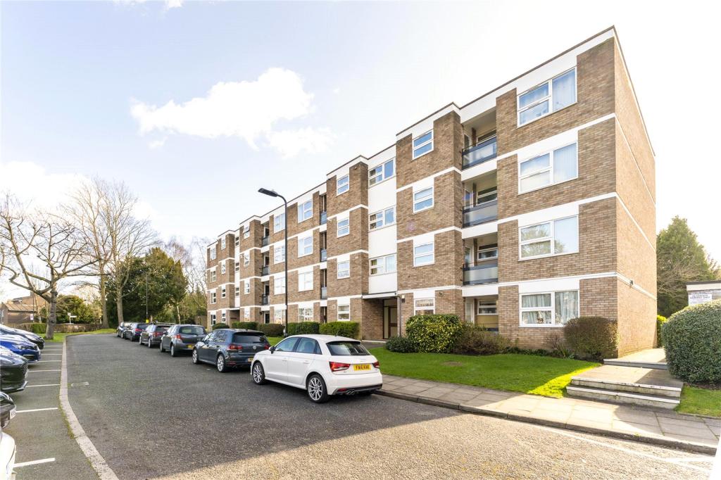 3 bedroom apartment for sale in Ashdown, Clivedon Court, Ealing, W13