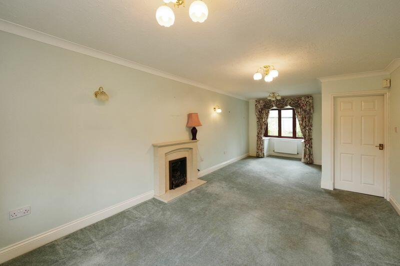 Additional property image - Courville close, Alveston, BS35 3RR
