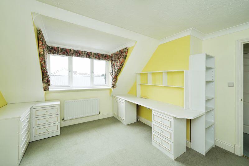 Additional property image - Courville close, Alveston, BS35 3RR