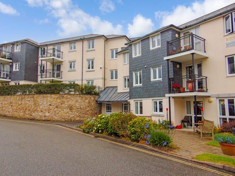 1 bedroom flat for sale in Carn Brea Court, Camborne, TR14 8LY, TR14
