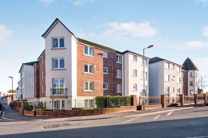 1 bedroom flat for sale in Kingsley Court, Aldershot, GU11 1HZ, GU11