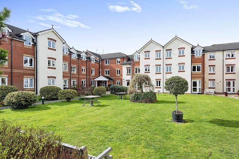 1 bedroom flat for sale in Willow Court, Alton, GU34 1JW, GU34