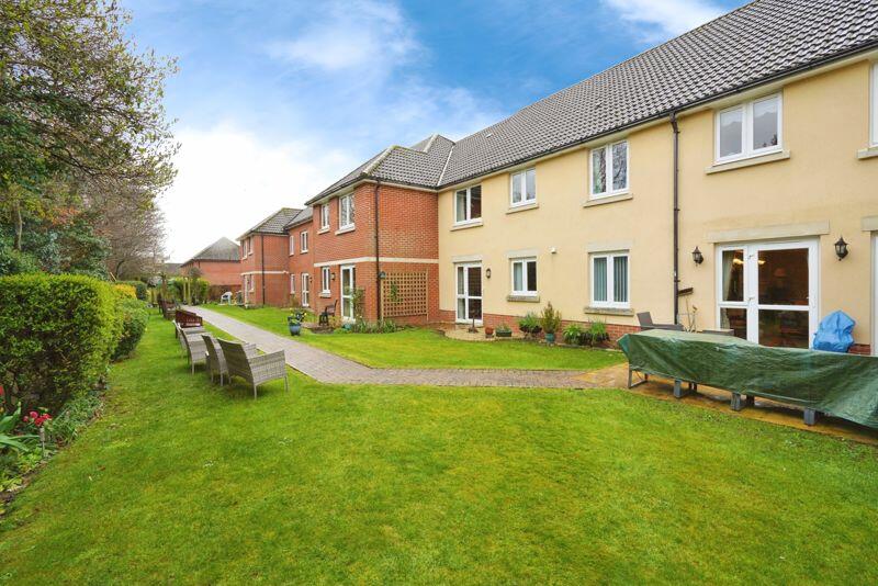 1 bedroom flat for sale in Penn Court, Calne, SN11 8BJ, SN11
