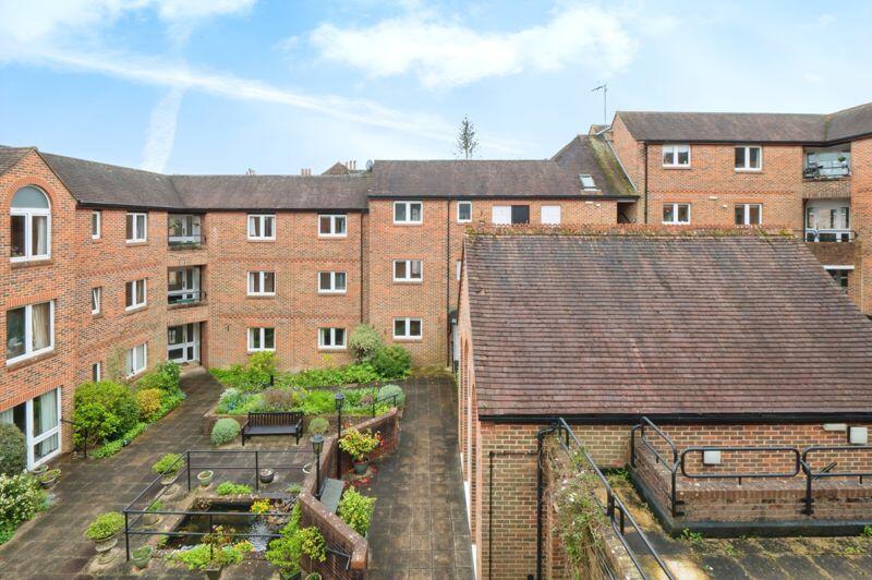 2 bedroom flat for sale in Lions Hall, Winchester, SO23 9HW, SO23