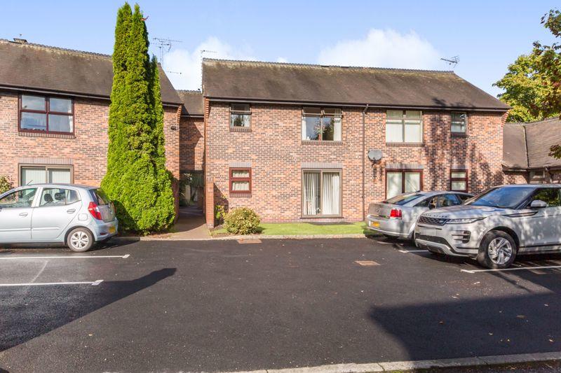 2 bedroom flat for sale in Bowling Green Court Nantwich CW5 5SW CW5