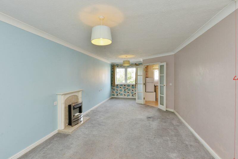 2 bedroom flat for sale in Bagshot Court, Milton Keynes, MK2 2LS, MK2