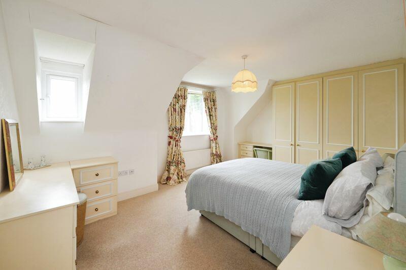 Additional property image - Courville close, Alveston, BS35 3RR