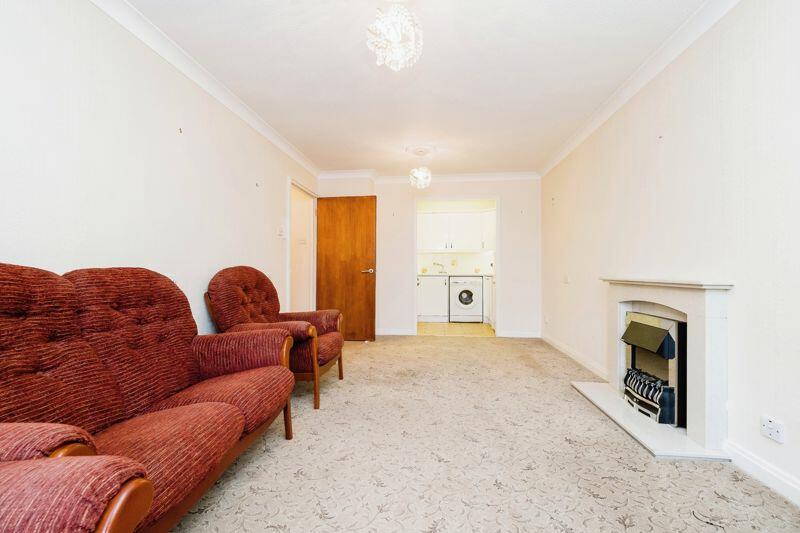 2 bedroom flat for sale in Cromwell Lodge, Barking, IG11 8UB, IG11